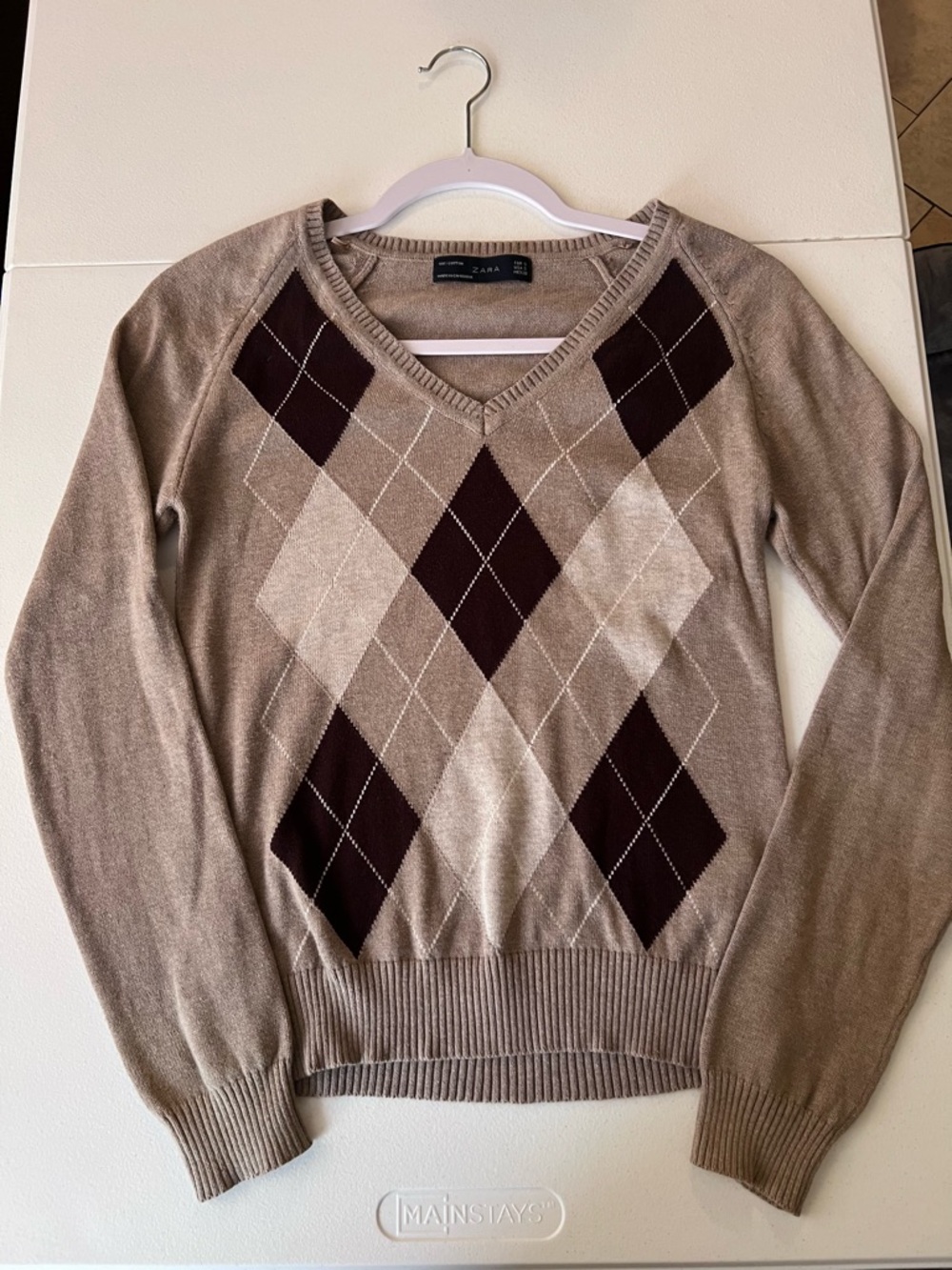 Zara Women's Tan and Brown Argyle V-Neck Sweater